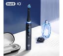 Oral-B iO Ultimate Clean Toothbrush Heads 4-Pack Black thumbnail 3