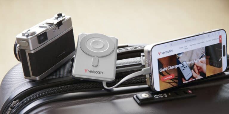 Verbatim Charge 'n' Go 2C Magnetic Wireless Power Bank 5000mAh - Silver - Image 3