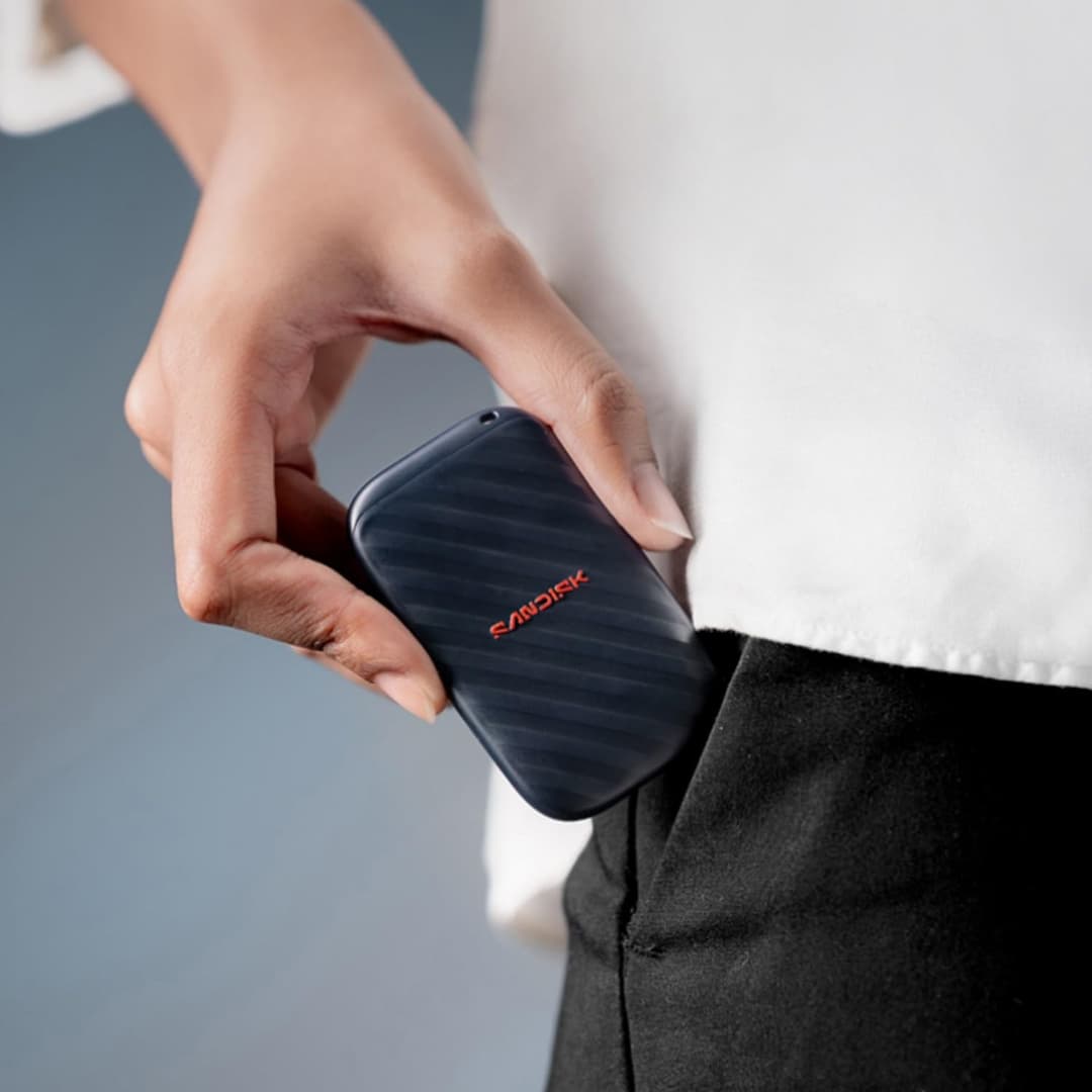 SANDISK SDSSDE10-1T00-G25 Portable Drive - Black - Image 2