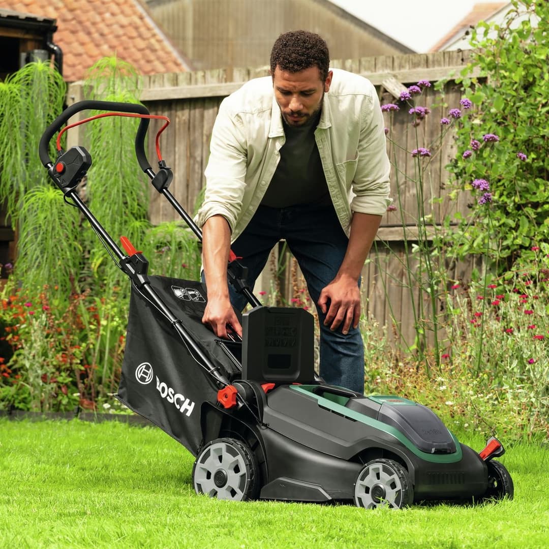 Bosch ROTAK18V2-43 36V Cordless Brushless Lawnmower 2 x 4.0Ah Batteries BOSROTAK18V243KIT - Green - Image 8