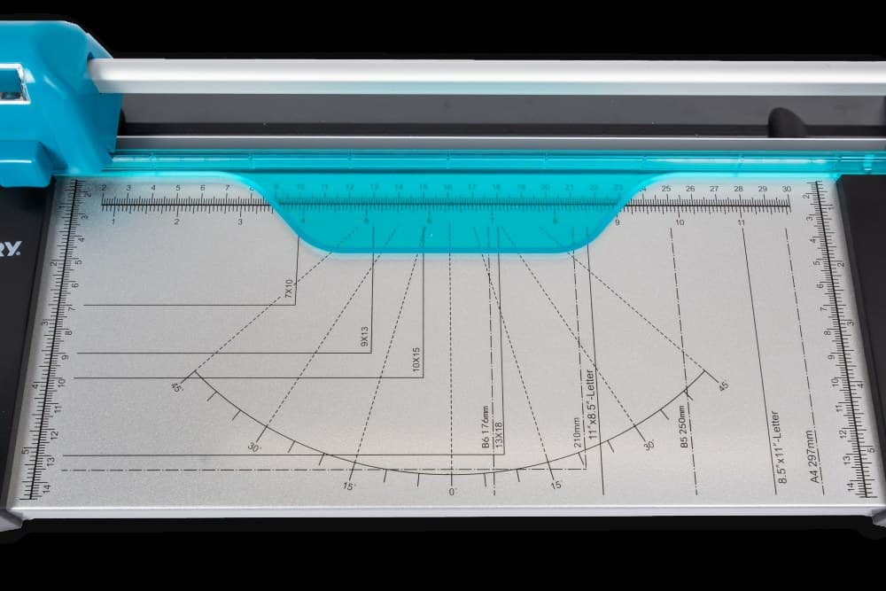 Avery A3 4-in-1 Paper Trimmer - Image 1