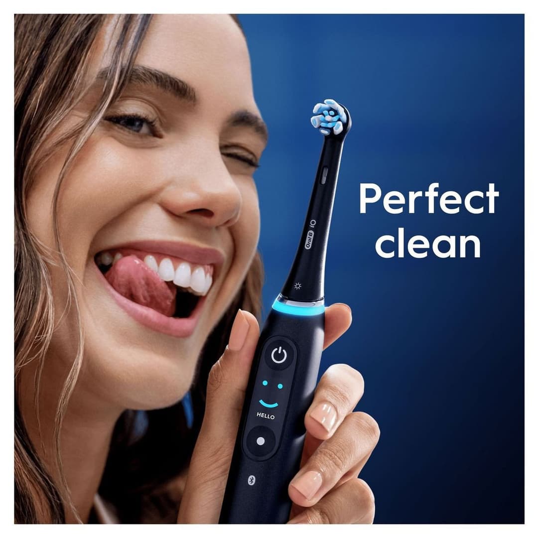 Oral-B iO Gentle Care Toothbrush Heads Black – 4 Pack - Image 8