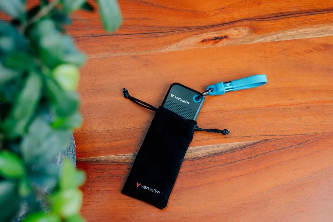 Verbatim Pocket SSD USB 3.2 Gen 2 512GB - Black/Blue - Image 3