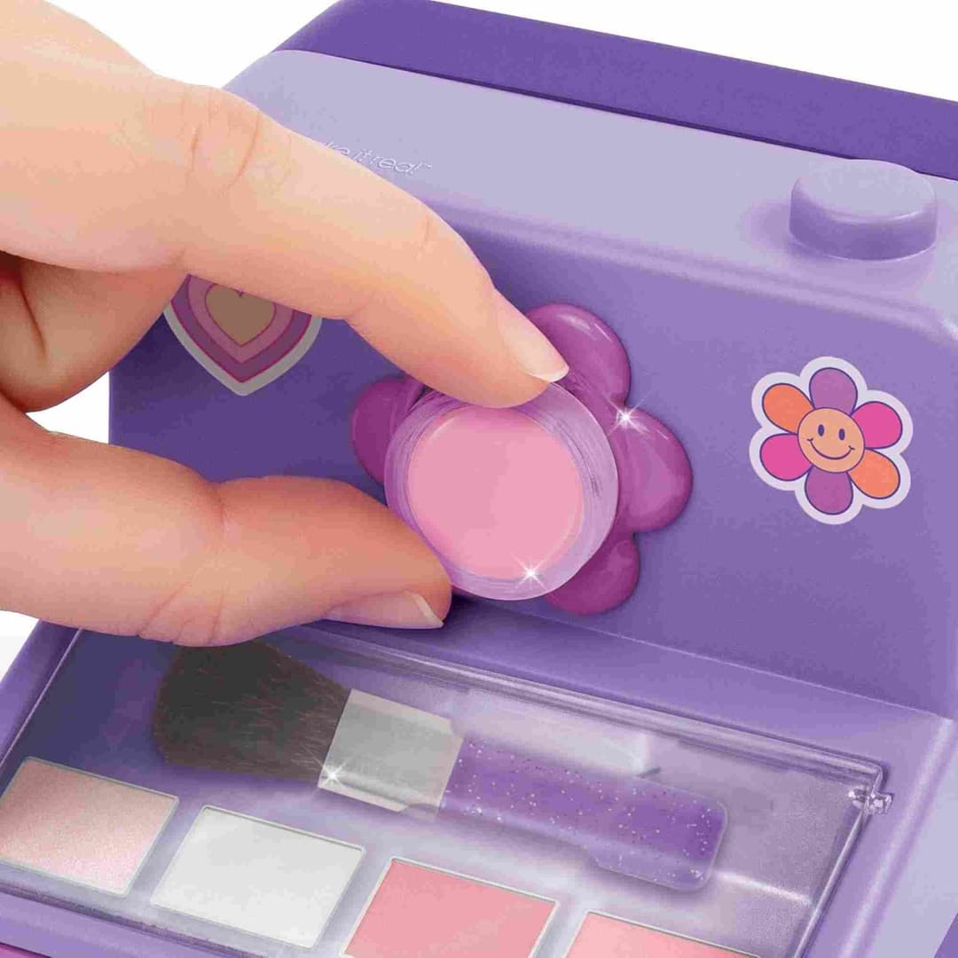Make it Real Instant Glam Cosmetics Set with Vintage Instant Camera Shaped Box - Image 5